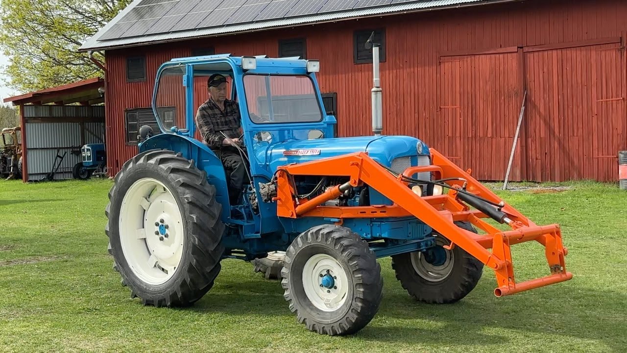 Köp Veterantraktor Fordson Super Major med frontlastare på Klaravik