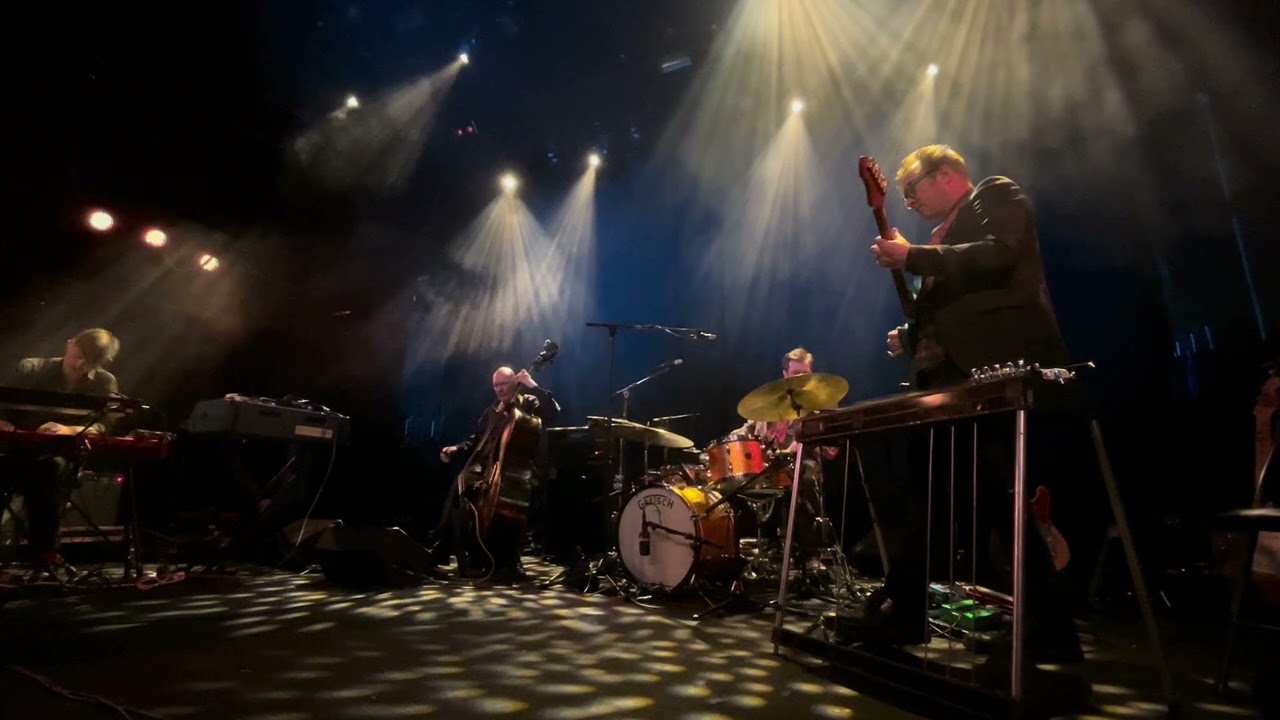 Tonbruket spelar tre låtar på raken