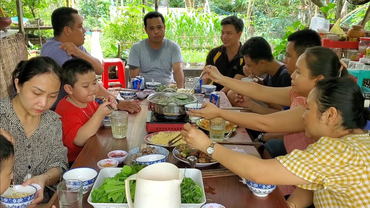 Anh Em Đông Vui Với Món Lẩu Nướng | út đạt | # 592