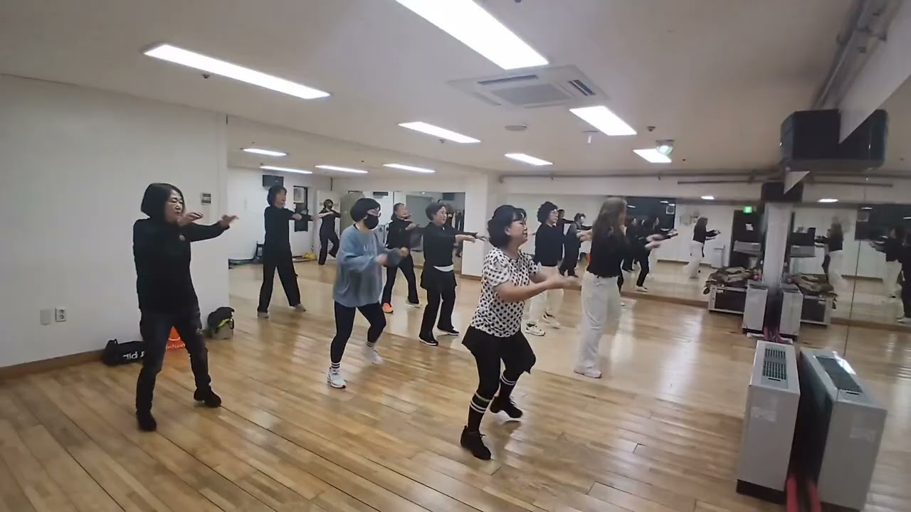 ##님과함께~Remix##시그니처건강체조#시니어로빅##실버댄스##건강체조##관산동종합복지회관##화목금##2시부###고봉동종합복지회관##화목###11시부##회원수시모집중