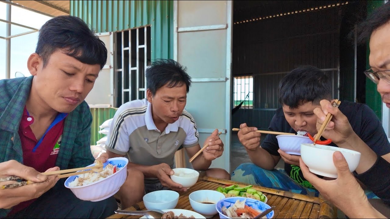 Thăm Quan Trang Trại Của Bạn Thép Và Bữa Cơm Trưa Cùng Mấy Anh Em