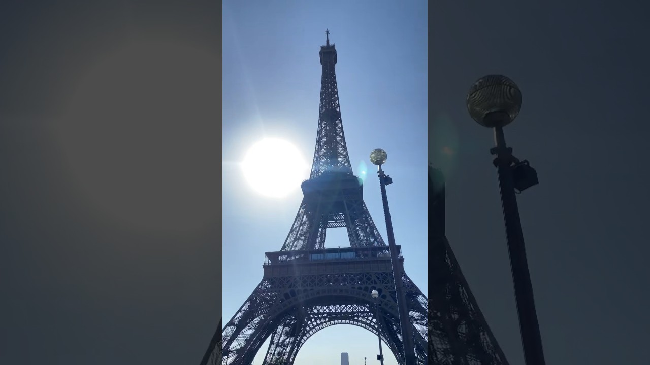 Wonder if the world&hellip;. Eiffel Tower&hellip;. #eiffeltower
