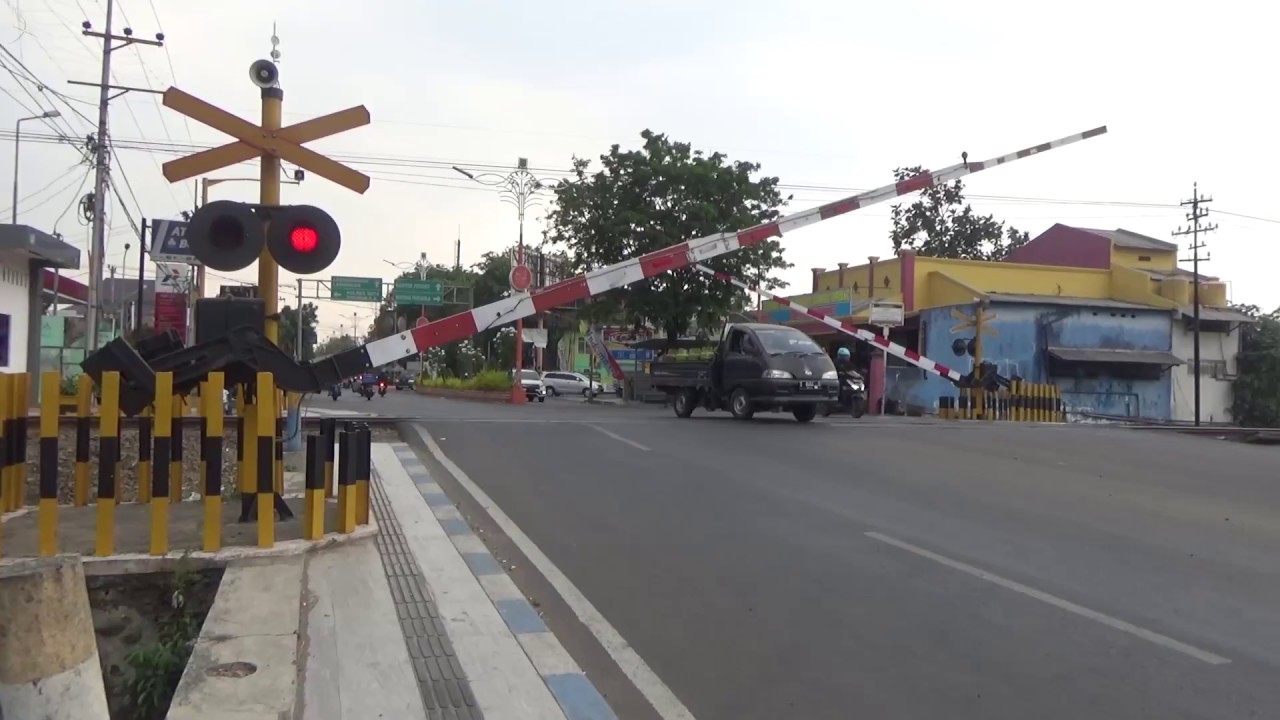 Perlintasan Kereta Api Mojokerto