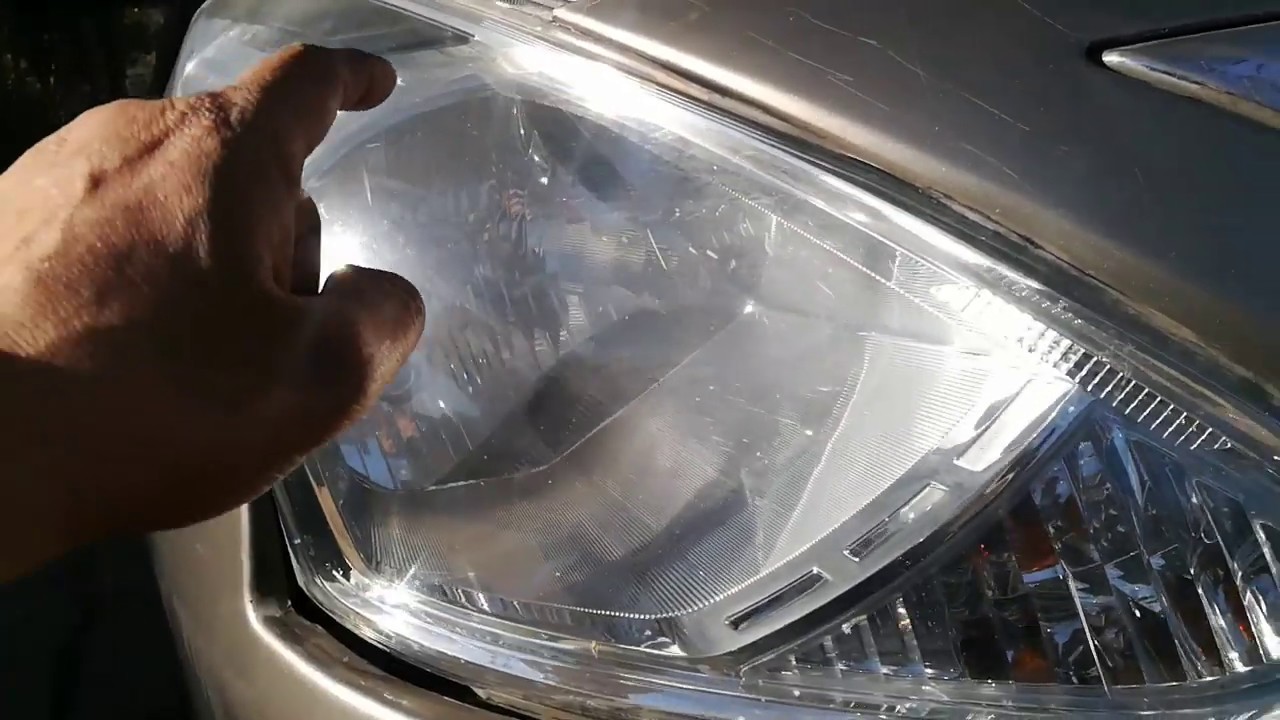 كيفية تغيير لمبات الفانوس الأمامى لسيارتك How to replace headlight lamps Nissan Versa