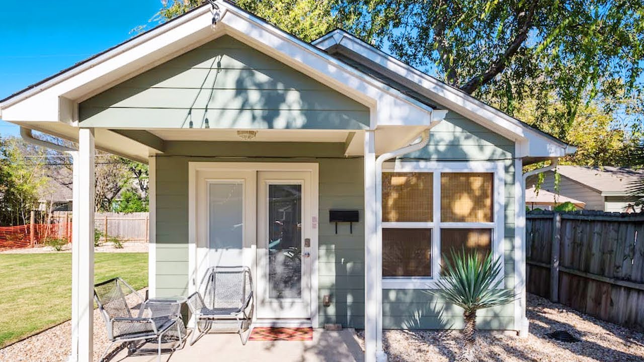 Centrally Located Casita- Fresh & Bright Cottage House | Lovely Tiny House