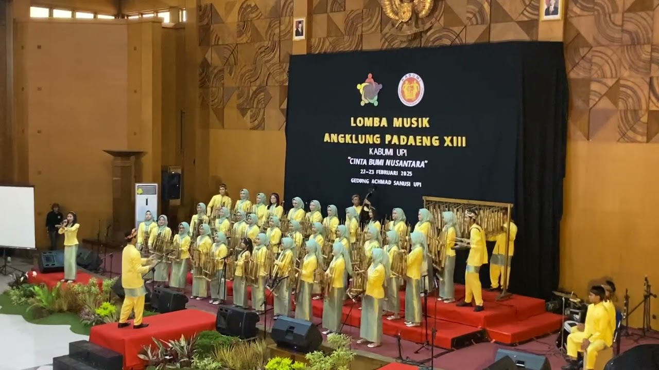 ANGKLUNG SMAN 1 KARAWANG | CIUNG WANARA - LOMBA MUSIK ANBKLUNG PADAENG 2025