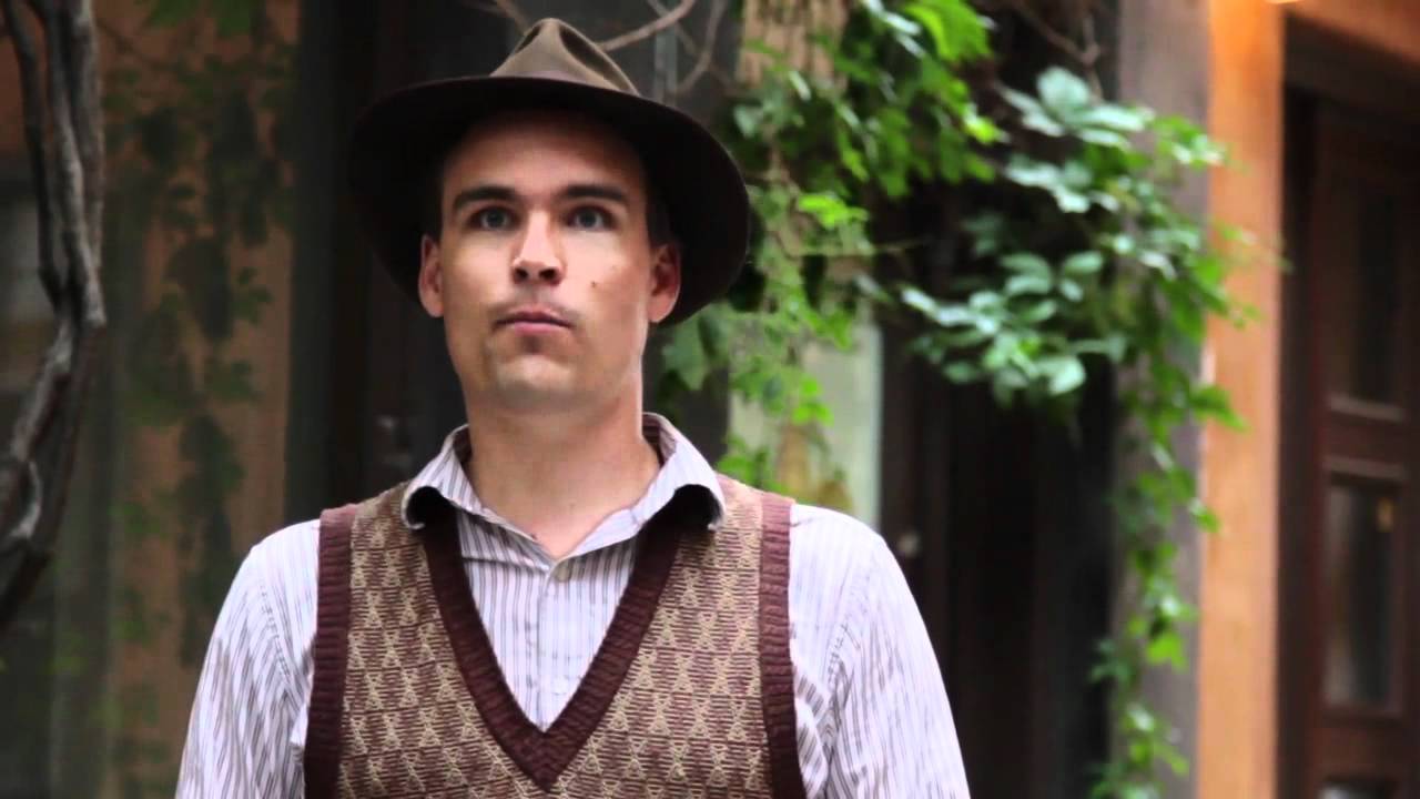 Charlie Caper offers his couch to every busker in the world