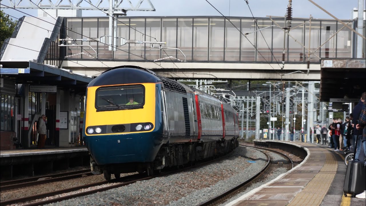 125 Group Midland Mainline 43159 & East Midlands Trains 43089 head through Bedford &ldquo;1Z43&rdquo; 28/10/23