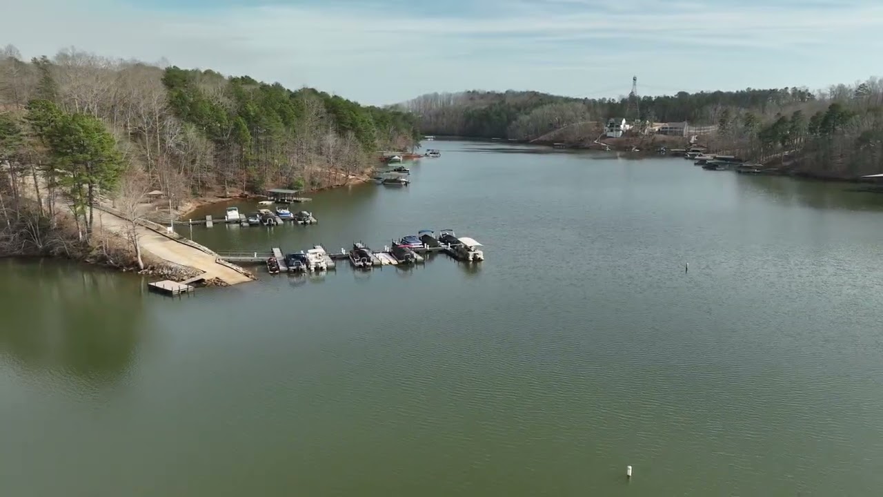 130 W Waters Edge Lane, West Union, SC 29696