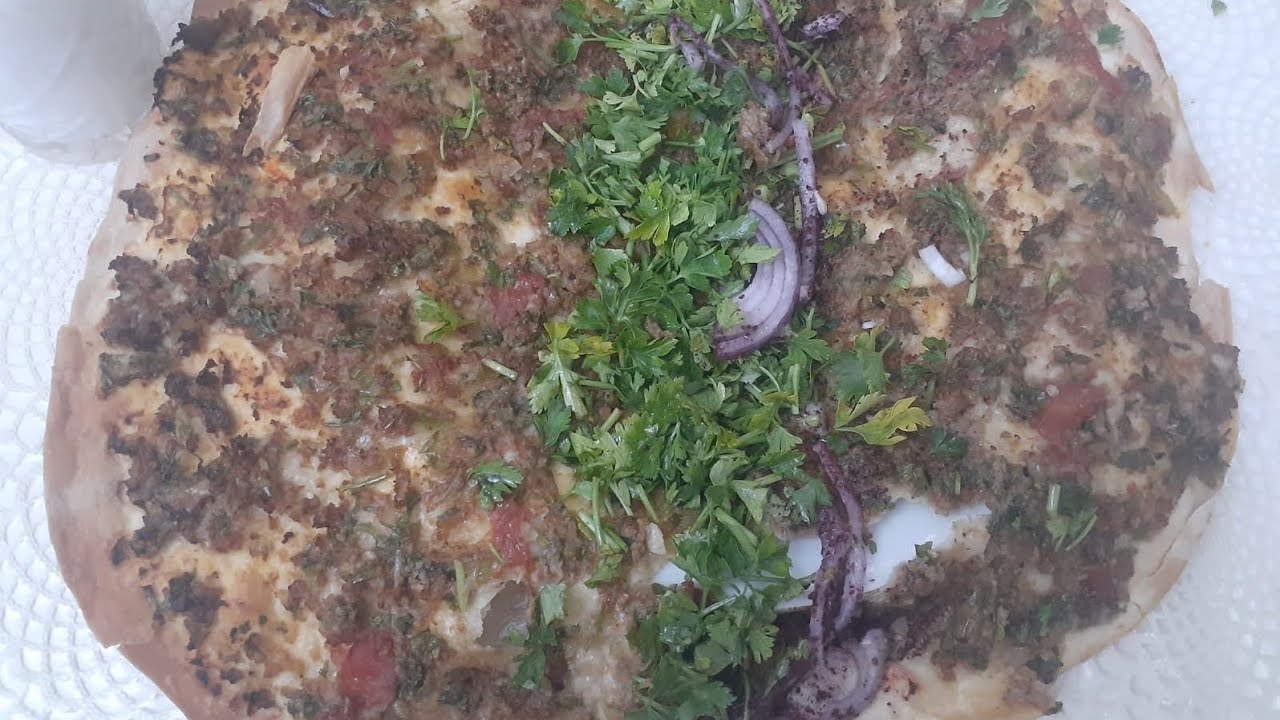Lahmacun resepti.