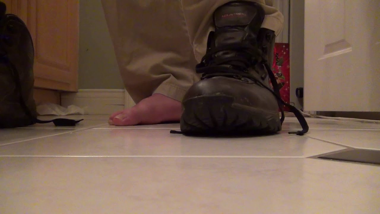 26 Hours in Boots With No Socks