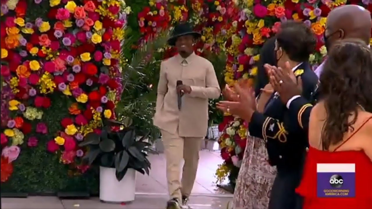 Ne-Yo - Because Of You from Chicago (Live On GMA)