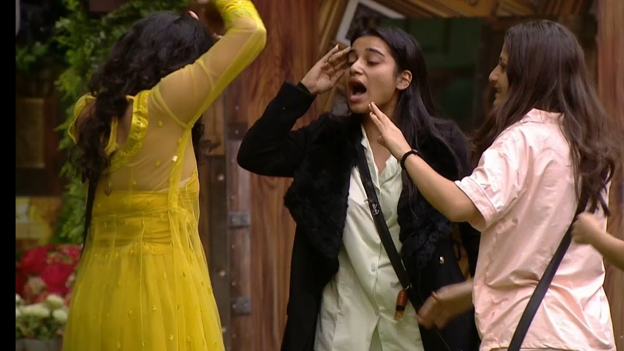 Bigg Boss chya gharatil pahile bhandan😅 Ruchita vs Tanvi full rada, Tanvi Che Radu Thambenase,bbm6