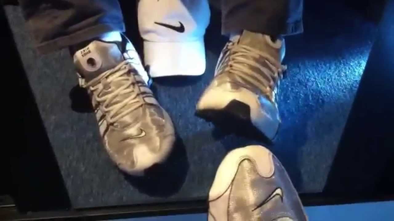 My smelly white NIKE SHOX NZ in Size US12