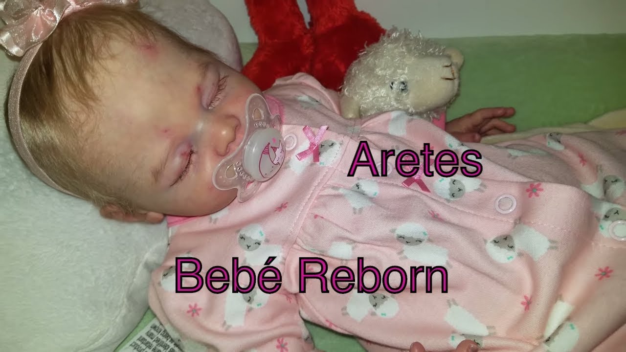 Cómo ponerle pendientes o aretes a tu BEBE REBORN | Melanie se pone pendientes