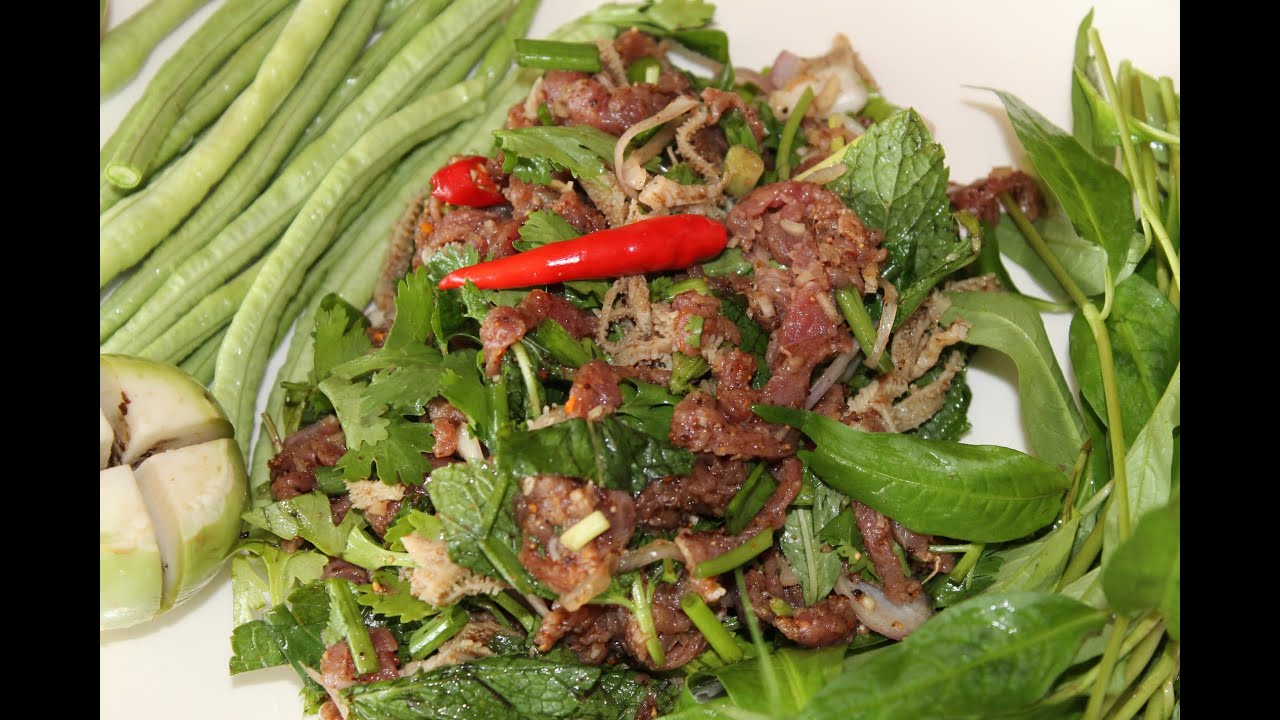 Salade de Bœuf Cru 'Lap Ngoua Dip' | Recette du Laos | Cooking with Morgane