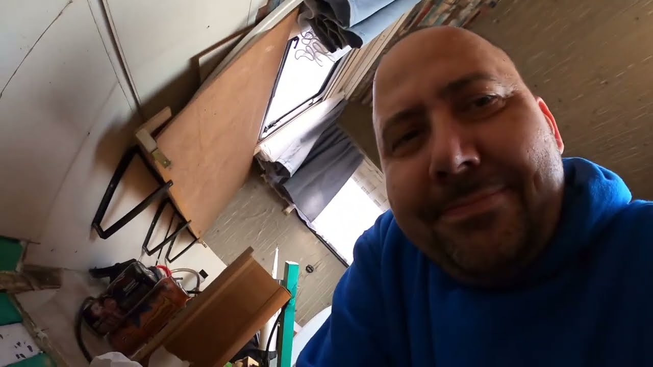 Wohnwagen Vlog #11 / Loch wieder reparieren mit Holzkonstruktion #camping #wohnwagen #ausbau