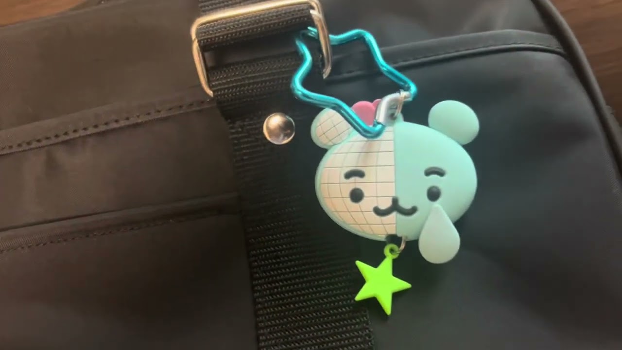 MINJI&rsquo;S SOLO STAGE BAG REVEAL! 💿