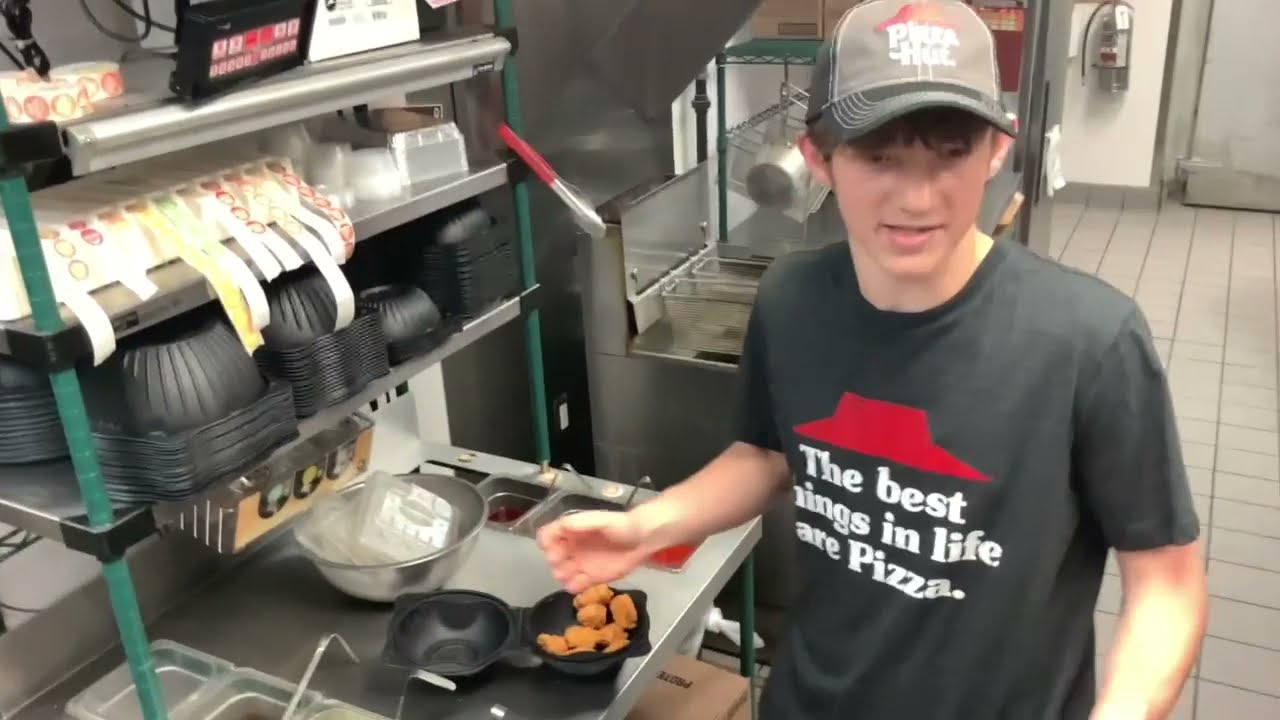 Как приготовить куриные крылышки без костей в Pizza Hut