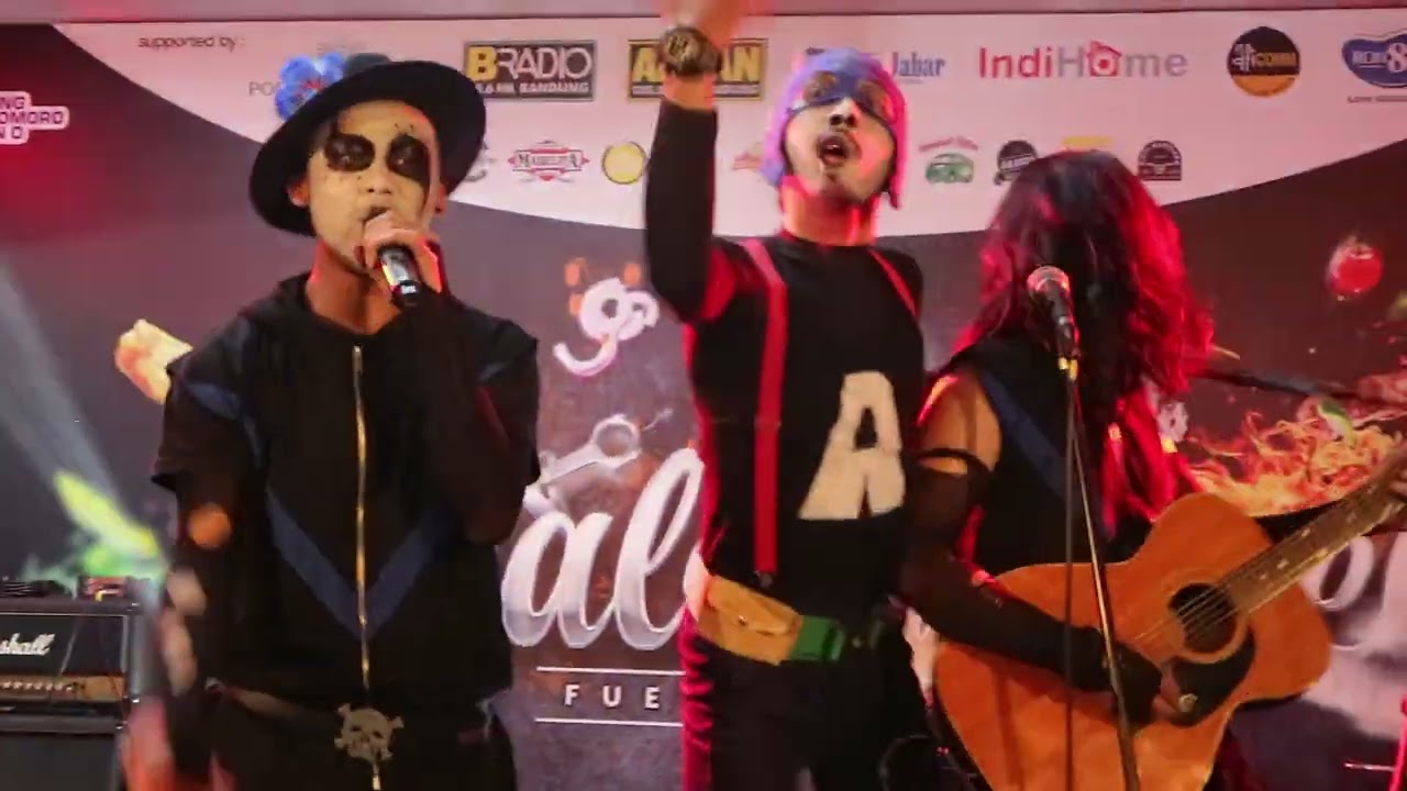 Kuburan Band-SAREDONA