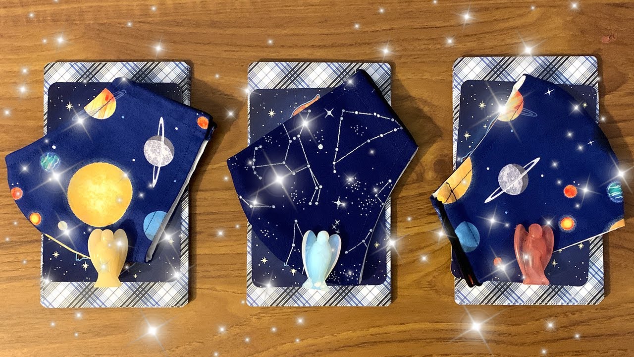 🔮 THE NEXT 7 DAYS 😱  (Pick A Card) 🪐💌  Timeless Tarot Career Life Love Oracle Charms ASMR Reading