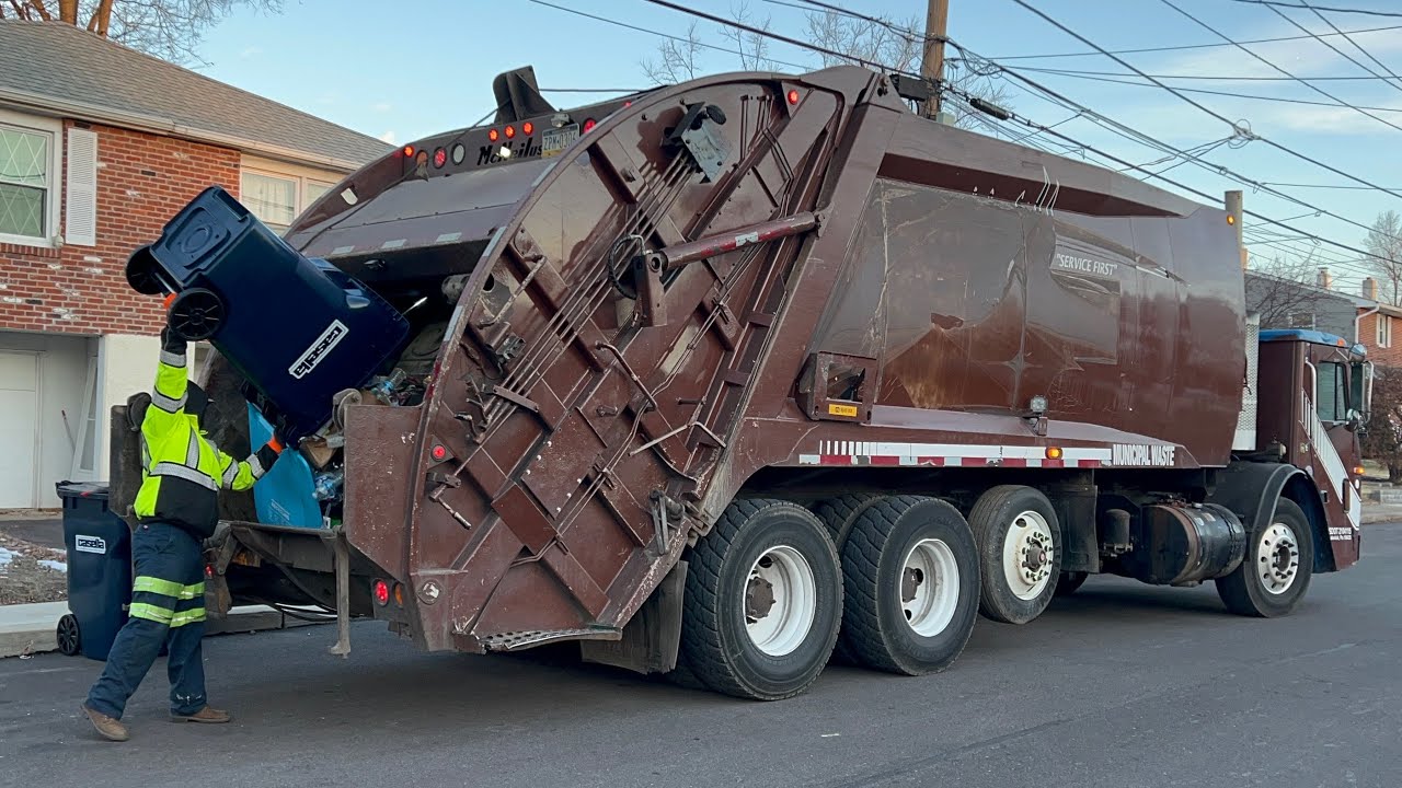 Whitetail Disposal Garbage Truck Packing Recycling 
