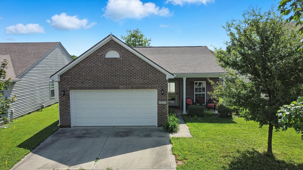 2253 Bridlewood Dr, Franklin, IN 46131