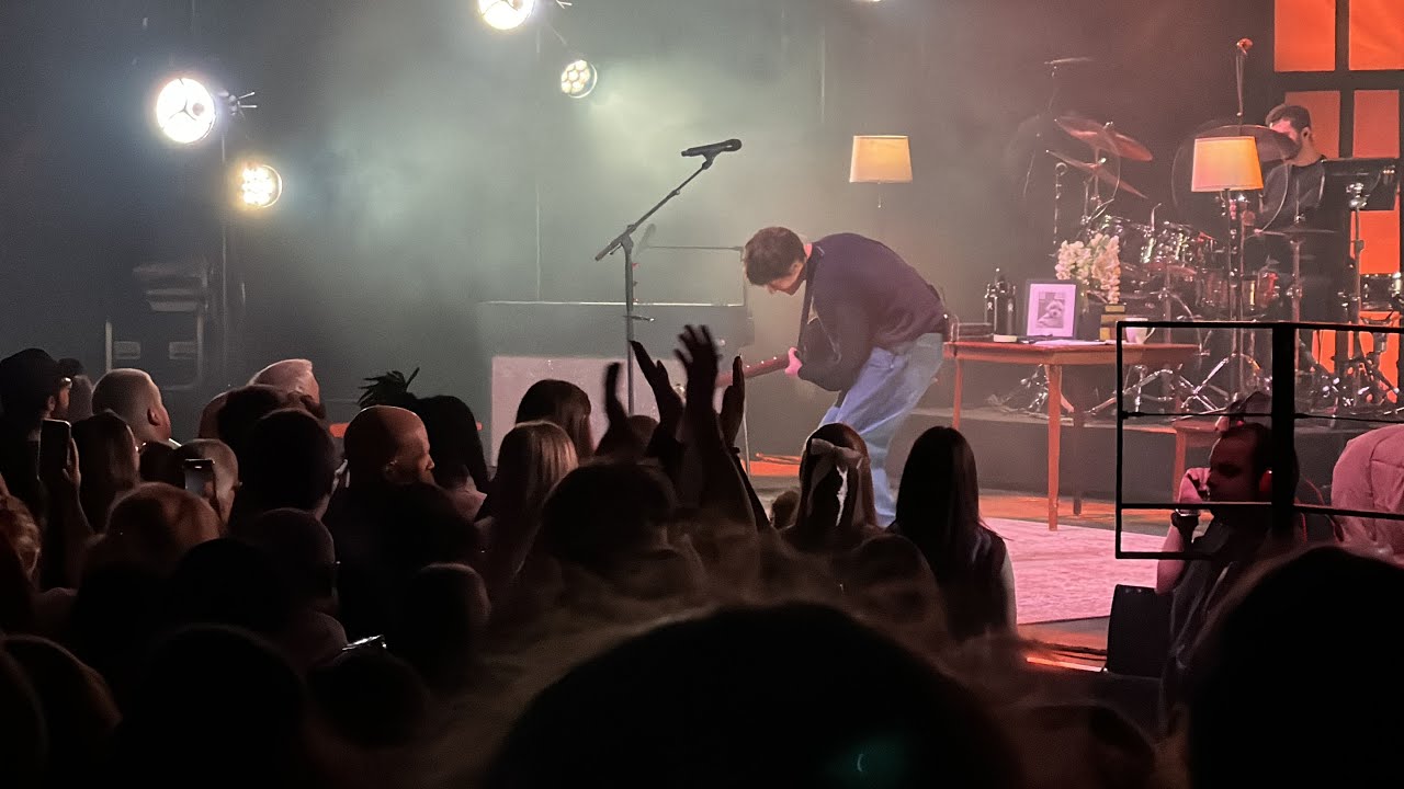 Alec Benjamin Encore-Older/12 Notes/Let Me Down Slowly-LIVE-LONDON, The Royal Albert Hall-16th March