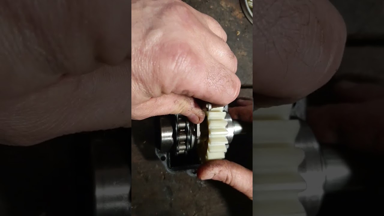 Fonctionnement d'un r&eacute;ducteur/ inverseur de motobineuse