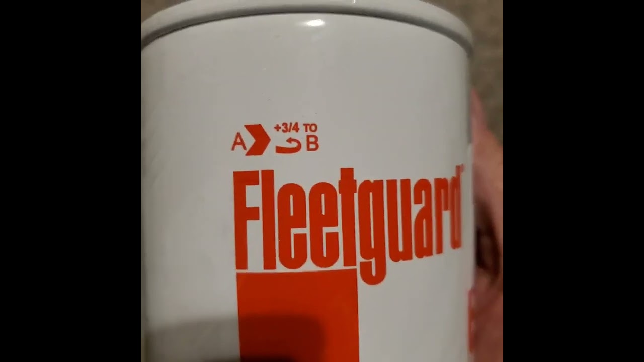 Fleetguard Cummins fuel water separator cartridge FS1028400