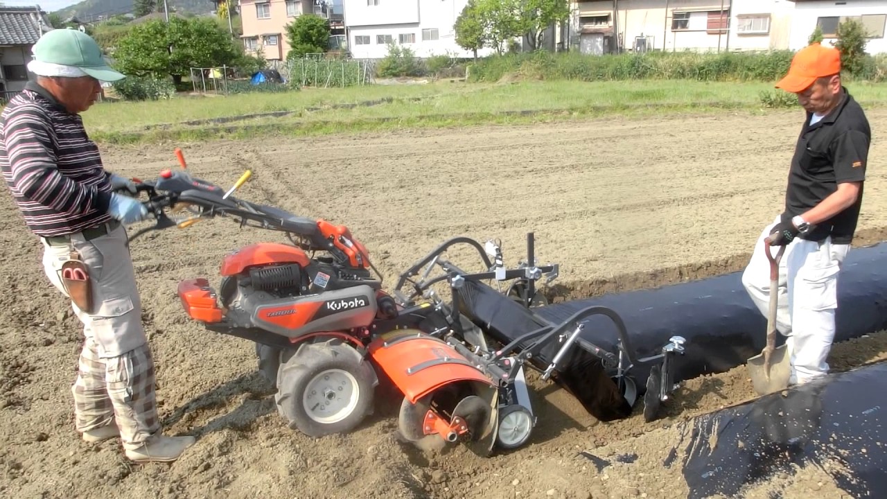 マルチ貼り機