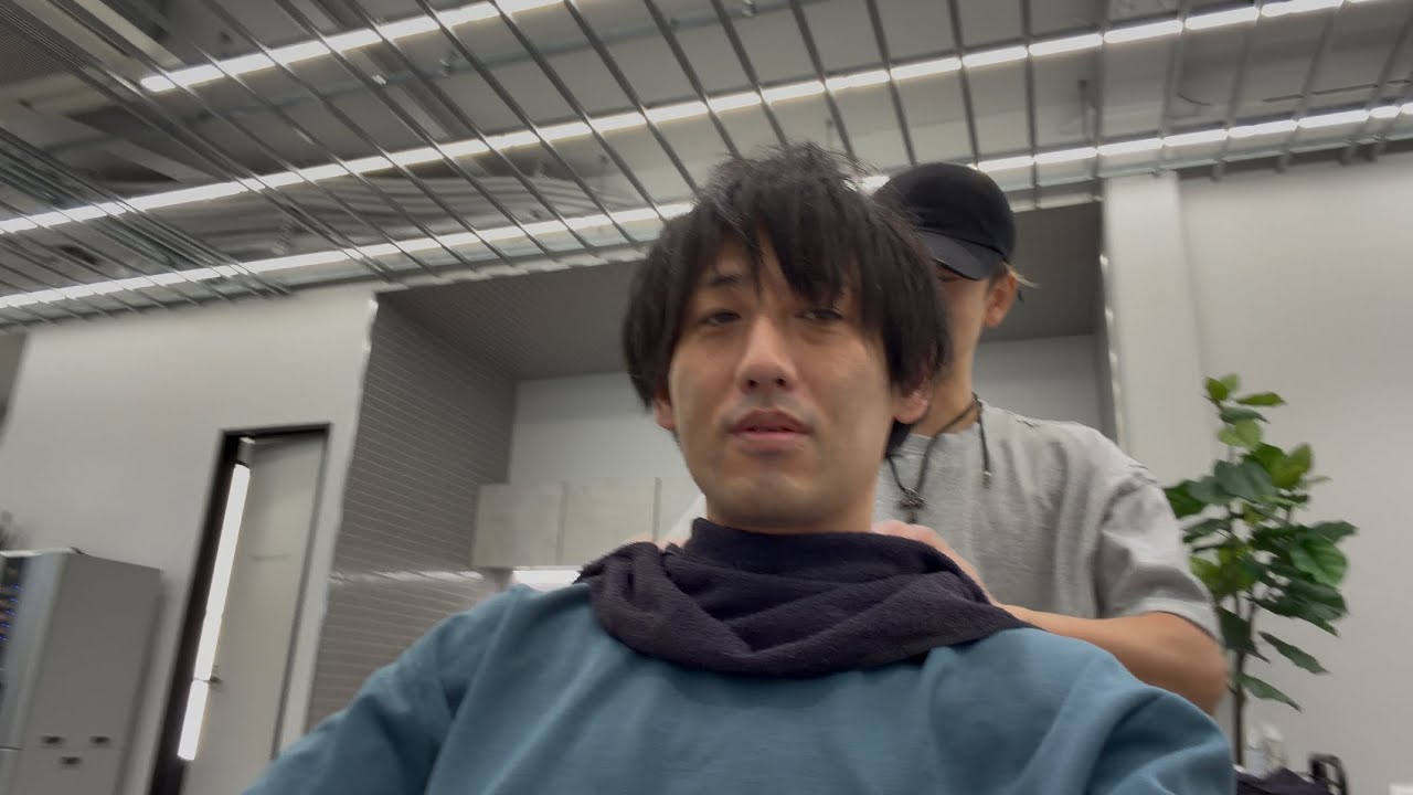 見たことある美容師さんとこで髪切るよ！
