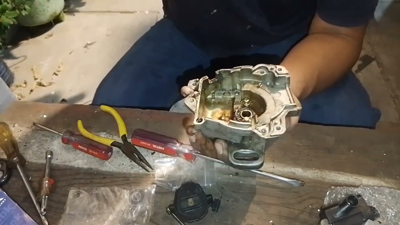 CAMBIO DE RETEN Y BALERO DE DISTRIBUIDOR TSURU III PARTE 1