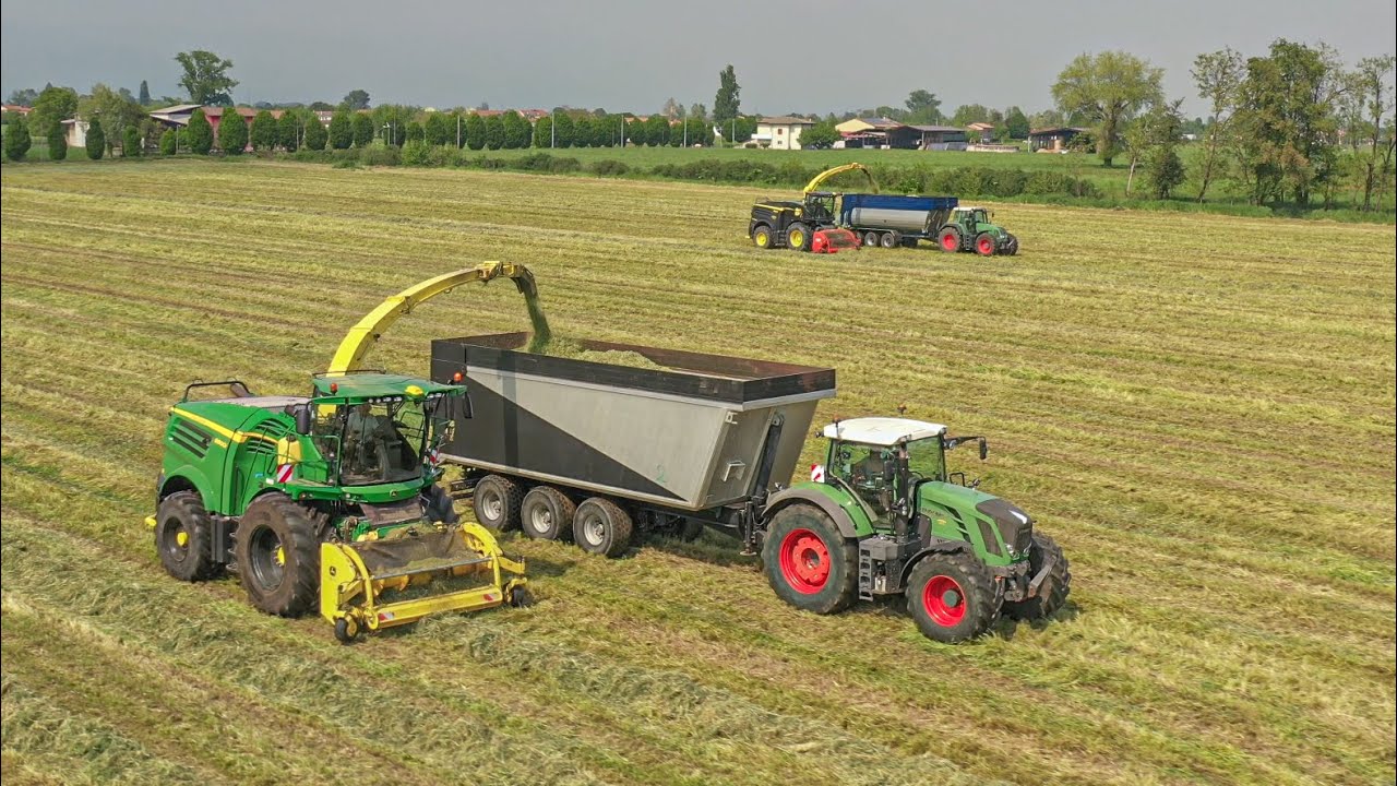 2 x John Deere 8800i | Grass Silage 2023 | MASON S.N.C.