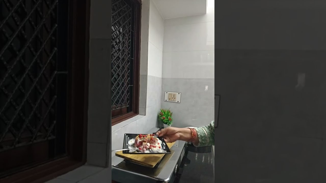 Suman's Kitchen is live में बना स्पाइसी आलू टमाटर गोभी की सब्जी 😋