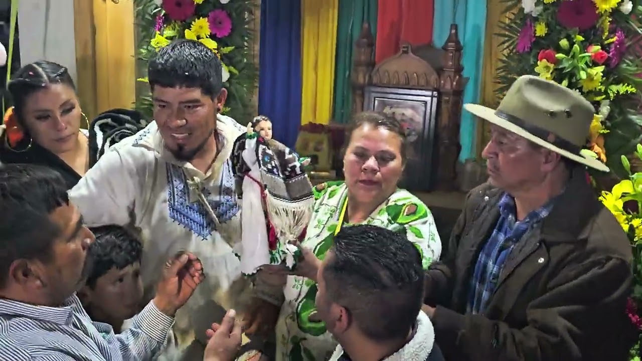 Entrega del Niño Dios al Nuevo Carguero en Corupo Michoacán 2923 @cotidiano399