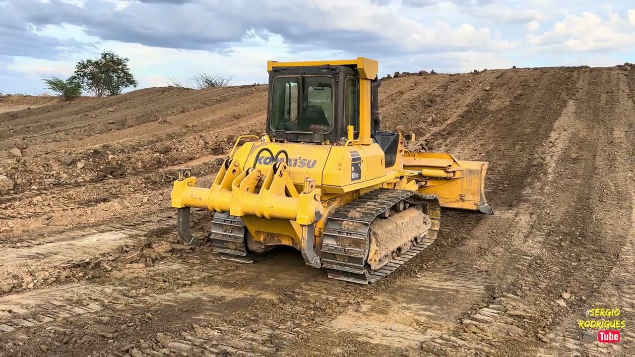 Trator D61EX 