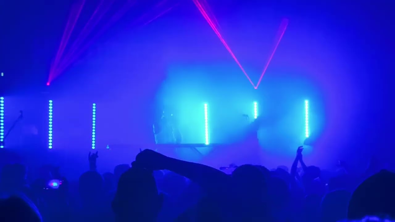 Heldmaschine Abschluss Konzert in Berlin / Hole 44