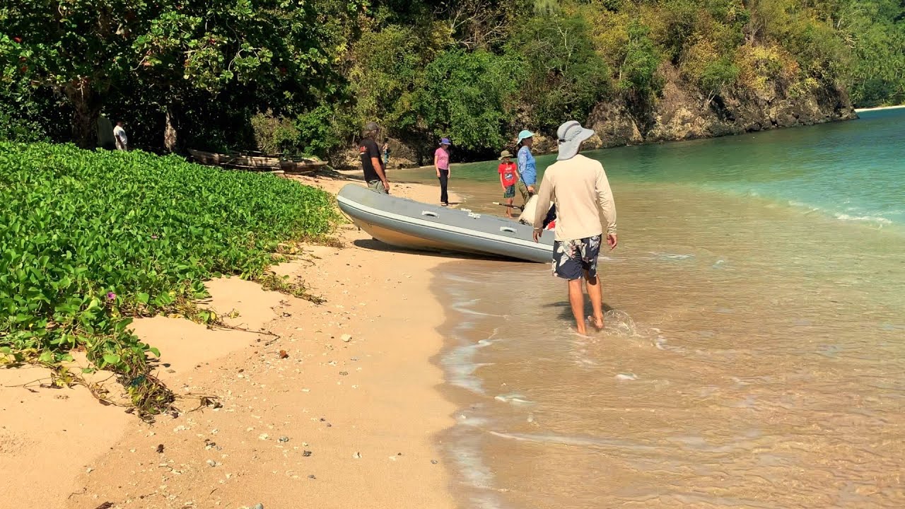 Exploring Fishing Village on Pulau Doi - Ep. 36