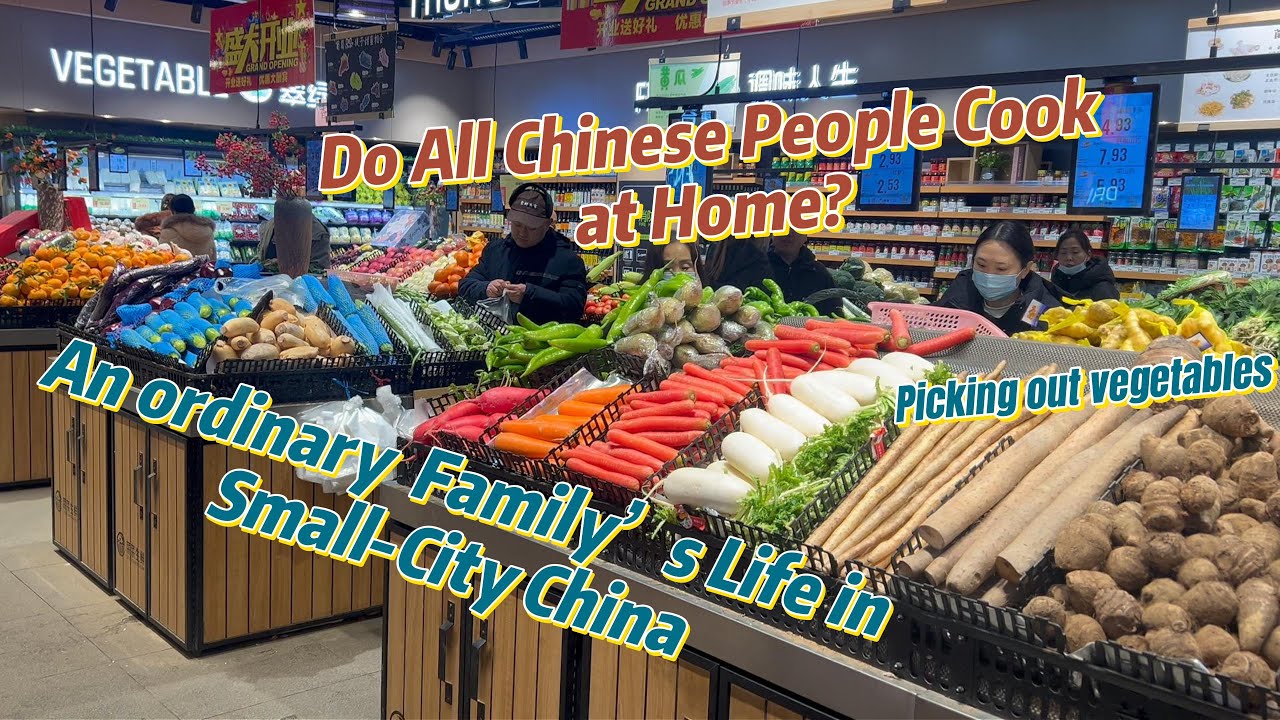 Why do Chinese people prefer to buy their own groceries and cook meals?
