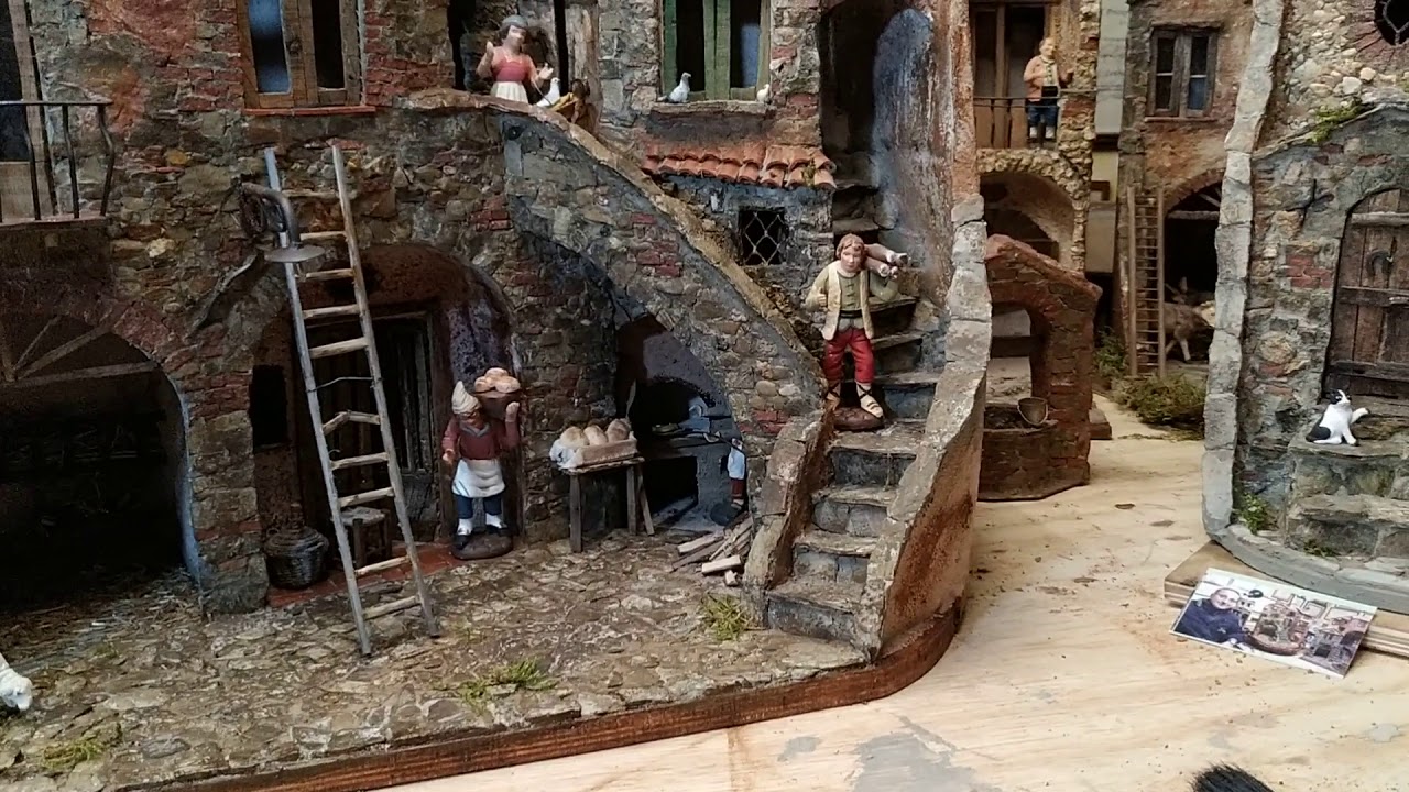 Presepe di Gennaro Cerqua stile popolare .buona visione a t