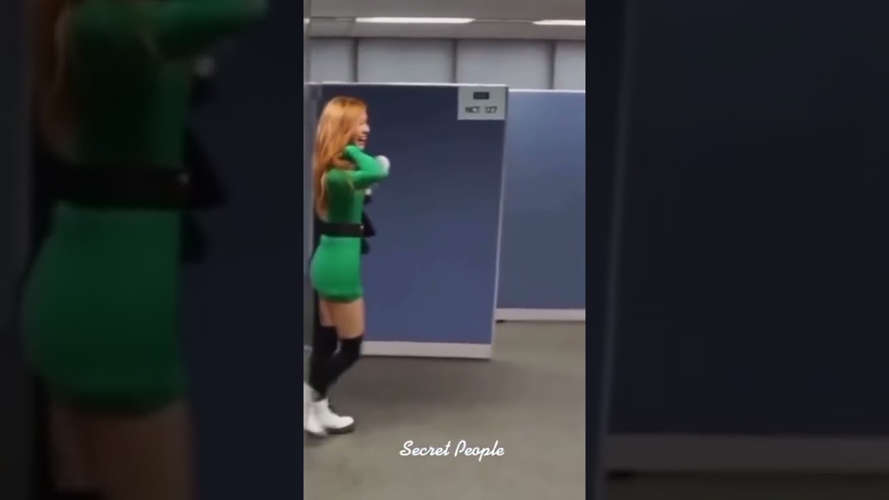 Ros&eacute; accidentally entered into NCT 127 room 😉😂 #Ros&eacute; #Blackpink #nct127 #shorts