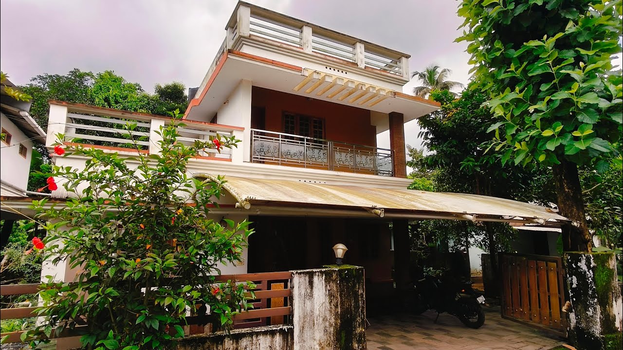 House For Sale. 8.5 സെന്റ്,1550 sqft ആലുവ ടൗൺnear എറണാകുളം. URGENT SALE 