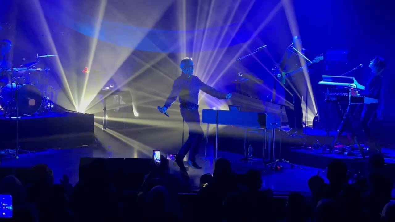 Alain Chamfort /// Manureva (live)