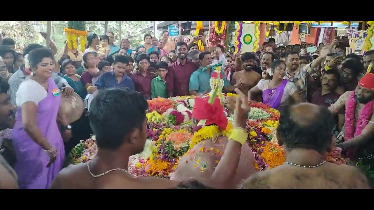 பூ மழையில் சுடலையும் முண்டன் சுவாமியும் ஆனந்த துள்ளல் #sudalai #பூப்படைப்பு #சுடலை_அழைப்பு 