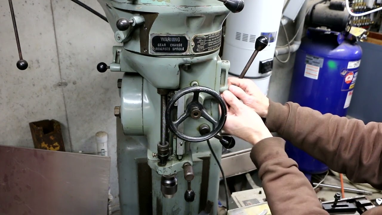 Wells Index Model 847 Milling Machine Auto Downfeed Mechanism: Operation, disassembly, and repair.