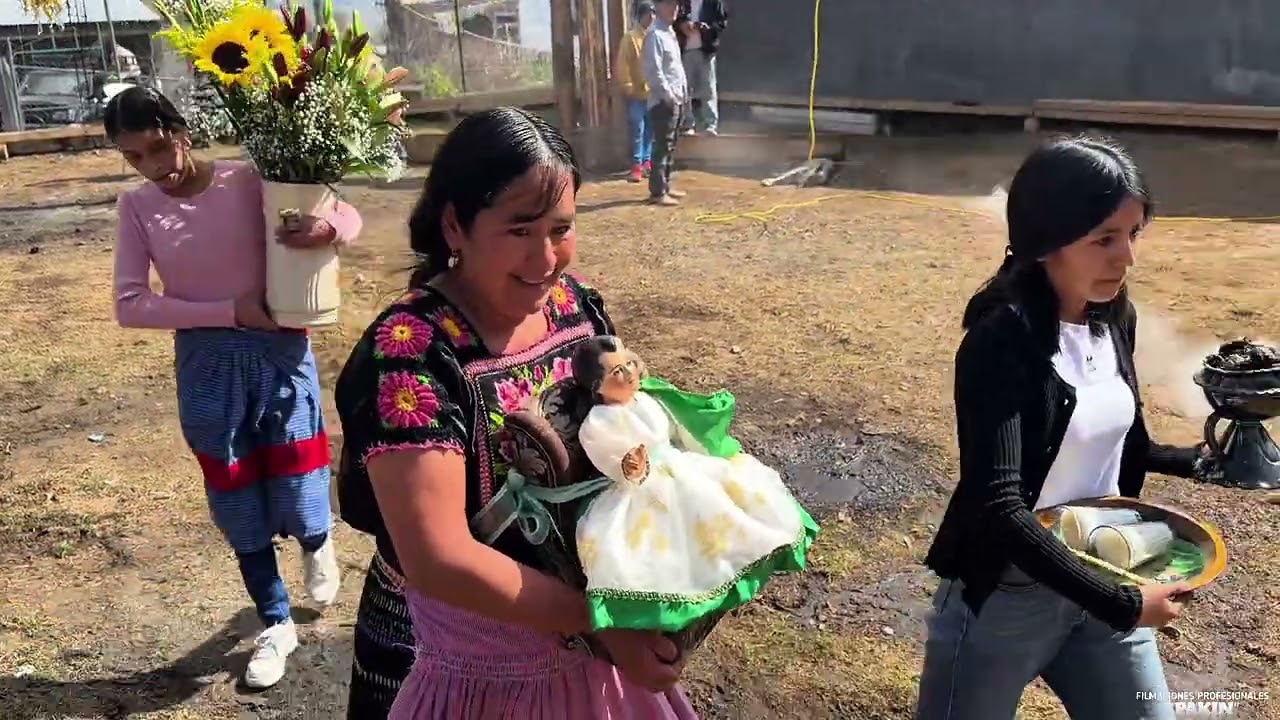 Quinceo Michoacán Inicia la fiesta del año nuevo | Cargueros familia Vargas Padilla.