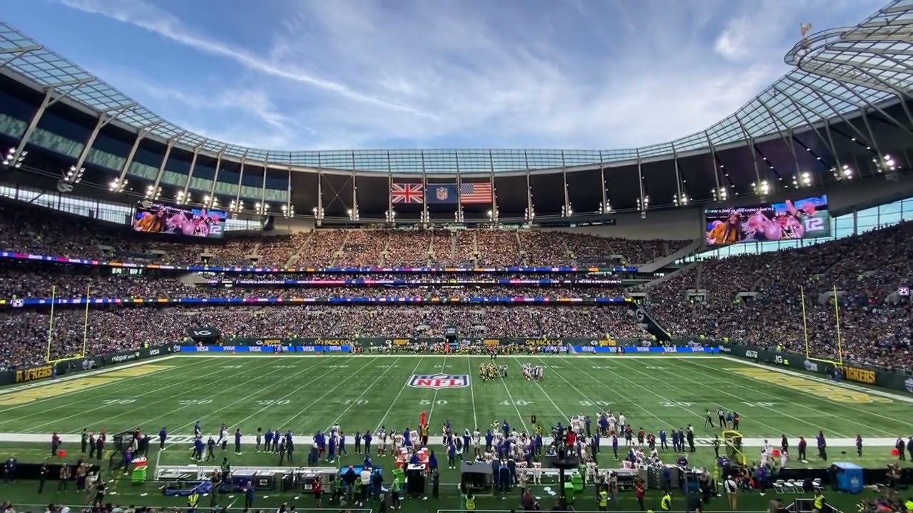 Packers v Giants - NFL London - Tottenham Hotspur Stadium - Sweet Caroline