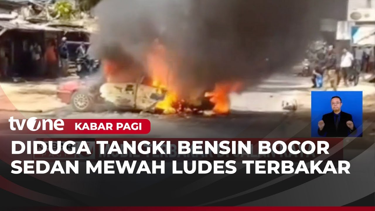 Mobil Sedan Klasik Terbakar di Tengah Jalan | Kabar Pagi
