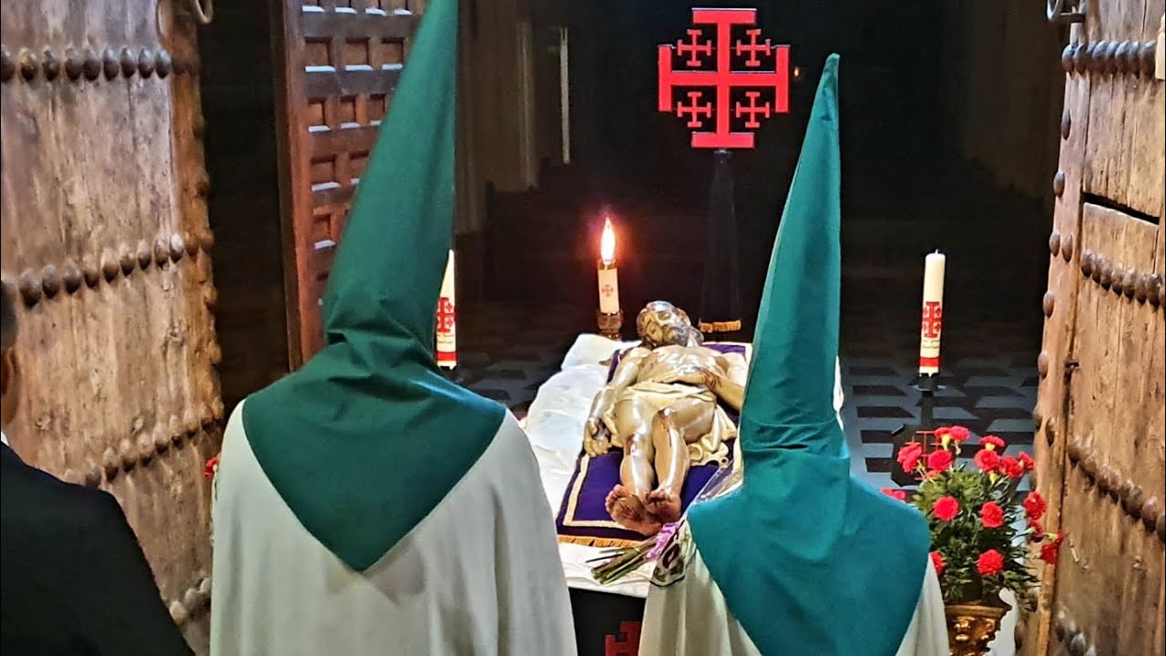 María Stma Esperanza Macarena - Semana Santa Guadalajara 2023 - Saludo al Cristo Yacente